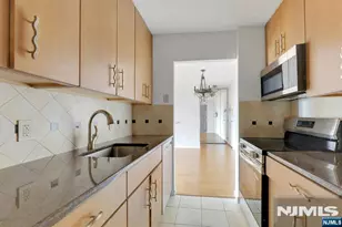 9019 Wall 6B, North Bergen, NJ 07047 - Photo 10