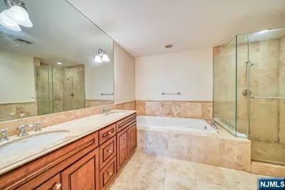 27 Harrington Court, Harrington Park, NJ 07640 - Photo 14