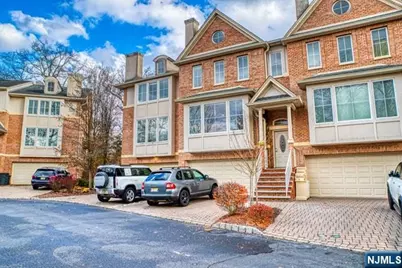 27 Harrington Court, Harrington Park, NJ 07640 - Photo 2