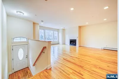 27 Harrington Court, Harrington Park, NJ 07640 - Photo 4