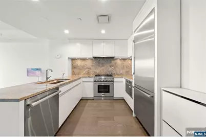 320 Adolphus Avenue 1102 #1102, Cliffside Park, NJ 07010 - Photo 4