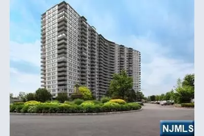 2000 Linwood Avenue 22C/D #22C/D, Fort Lee, NJ 07024 - Photo 46