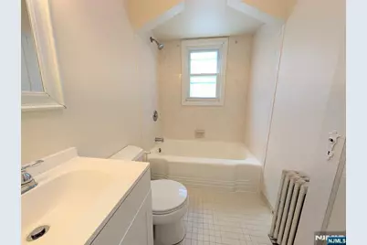 139 Eastern Way 2R #2R, Rutherford, NJ 07070 - Photo 4