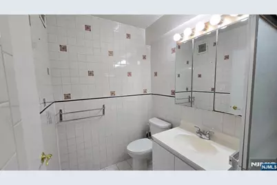 2100 Linwood Avenue 23D #23D, Fort Lee, NJ 07024 - Photo 10
