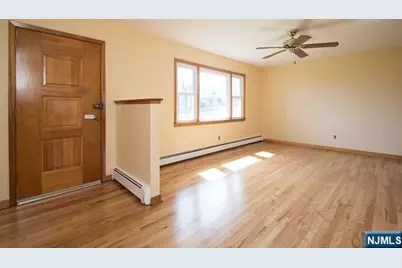 403 Longview, Northvale, NJ 07647 - Photo 2