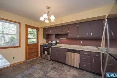 403 Longview, Northvale, NJ 07647 - Photo 6