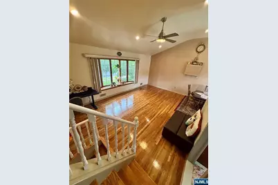 114 Sandra Drive, Totowa, NJ 07512 - Photo 6