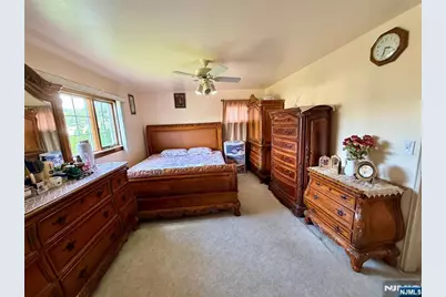 114 Sandra Drive, Totowa, NJ 07512 - Photo 18