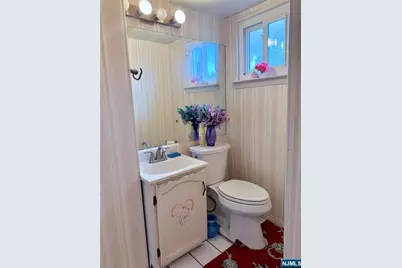 114 Sandra Drive, Totowa, NJ 07512 - Photo 26