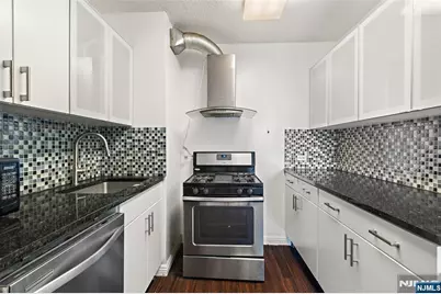 45 River Drive 415 #415, Jersey City, NJ 07310 - Photo 8