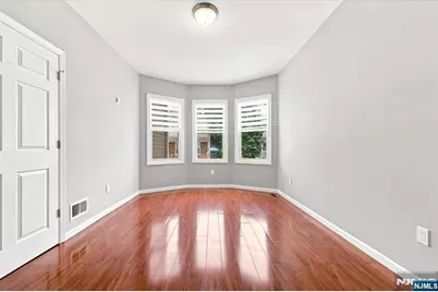 204 Hayward Place 1 #1, Wallington, NJ 07057 - Photo 2