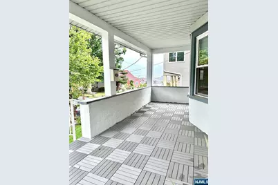 30 Knox Avenue, Cliffside Park, NJ 07010 - Photo 12