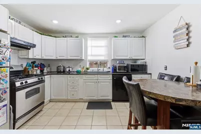 270 Westervelt Place, Lodi, NJ 07644 - Photo 6