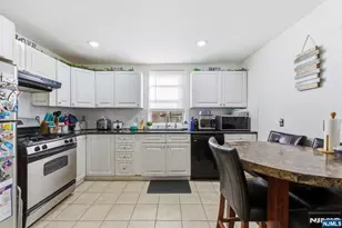 270 Westervelt Pl, Lodi, NJ 07644 - Photo 6