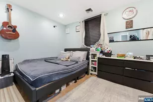 270 Westervelt Pl, Lodi, NJ 07644 - Photo 10