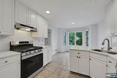 91 Lakeview Drive, Old Tappan, NJ 07675 - Photo 14
