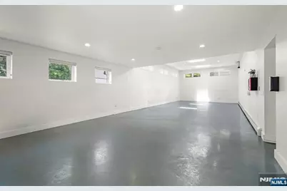 1095 Palisade Avenue, Fort Lee, NJ 07024 - Photo 34