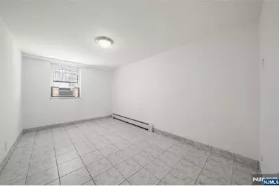 1095 Palisade Avenue, Fort Lee, NJ 07024 - Photo 22