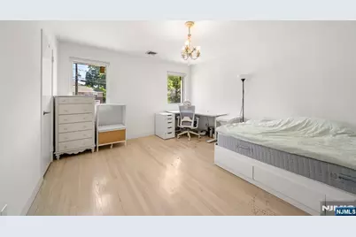 1095 Palisade Avenue, Fort Lee, NJ 07024 - Photo 16
