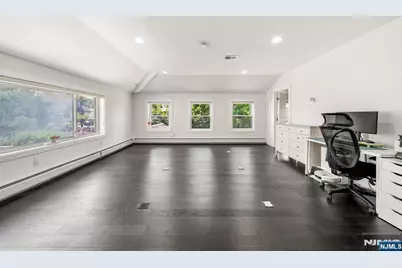 1095 Palisade Avenue, Fort Lee, NJ 07024 - Photo 10