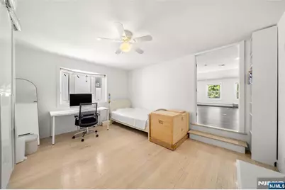 1095 Palisade Avenue, Fort Lee, NJ 07024 - Photo 12