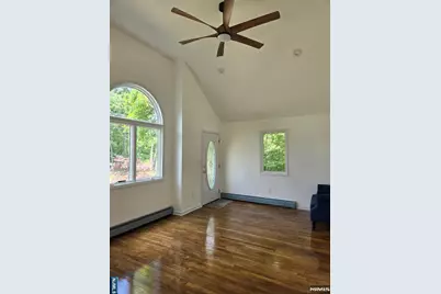 27 Glendale, Hillsdale, NJ 07642 - Photo 6