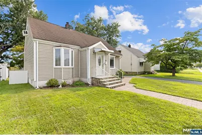 40 N Garwood Court, Garfield, NJ 07026 - Photo 2