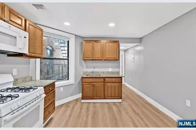 220 3rd Street 15 #15, Passaic, NJ 07055 - Photo 4