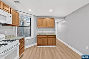 220 3rd Street 15, Passaic, NJ 07055 - Photo 4