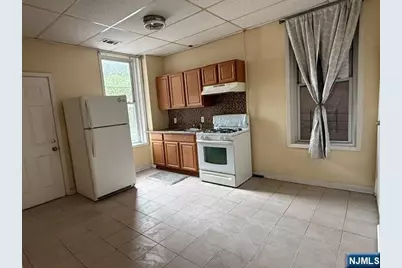 413 Frank E Rodgers Boulevard 2 #2, Harrison, NJ 07029 - Photo 4