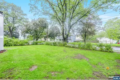 99 Lambert Place, Paramus, NJ 07652 - Photo 22