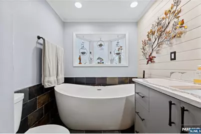 64 Grandview Drive, Haledon, NJ 07508 - Photo 18