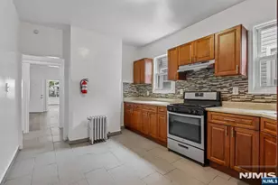 19 Nassau Pl, East Orange, NJ 07018 - Photo 10