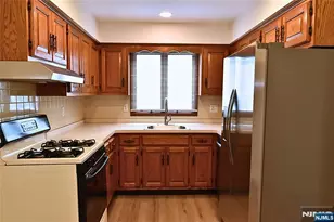 28 Elmhurst Street 1, Elmwood Park, NJ 07407 - Photo 8