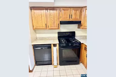 2465 Camner Street, Fort Lee, NJ 07024 - Photo 16