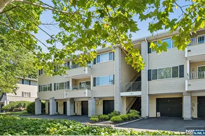 50 Lindsley Road 4 #4, Cedar Grove, NJ 07009 - Photo 2
