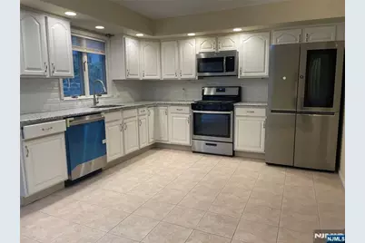 510 Roff Avenue B #B, Palisades Park, NJ 07650 - Photo 2