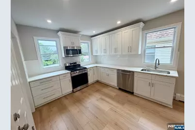 35 Claremont Avenue 2 #2, Montclair, NJ 07042 - Photo 2