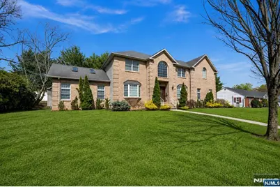 683 Victoria Avenue, Paramus, NJ 07652 - Photo 2