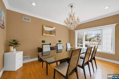 683 Victoria Avenue, Paramus, NJ 07652 - Photo 8