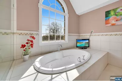 683 Victoria Avenue, Paramus, NJ 07652 - Photo 24