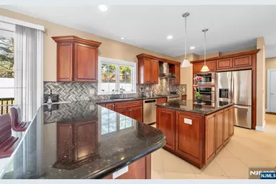 683 Victoria Avenue, Paramus, NJ 07652 - Photo 14