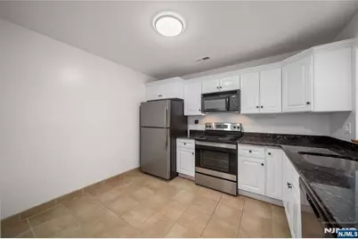764 Charles Court, Fort Lee, NJ 07024 - Photo 4