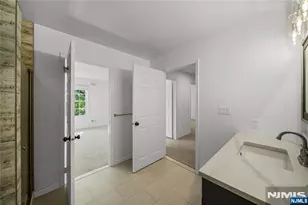 764 Charles Ct, Fort Lee, NJ 07024 - Photo 20