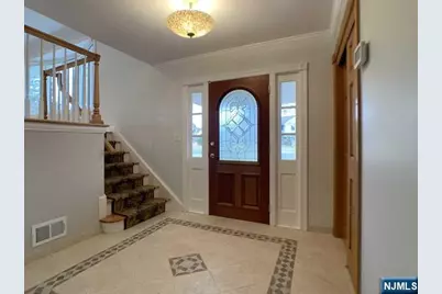 437 Patton Place, Wyckoff Township, NJ 07481 - Photo 2