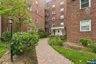 326 Bridge 1-G, Fort Lee, NJ 07024 - Photo 2