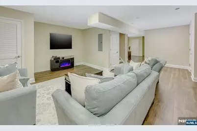 1004 Whitney Lane, Allendale, NJ 07401 - Photo 18