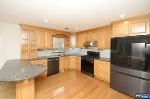 43-20 Union St, Fair Lawn, NJ 07410 - Photo 8