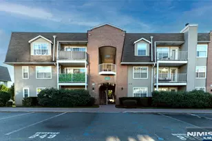 800 River Road 333, Edgewater, NJ 07020 - Photo 1