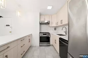 1 Wall Street 2E, Fort Lee, NJ 07024 - Photo 8